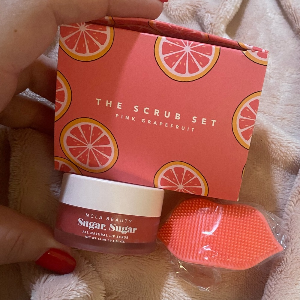 NCLA Beauty Pink Grapefruit lip scrub set